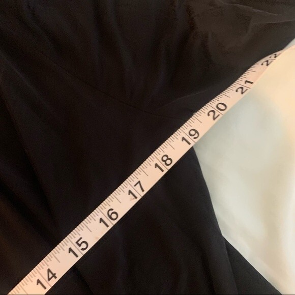 Neiman Marcus XL Black Crossover Wrap Top - Picture 4 of 6